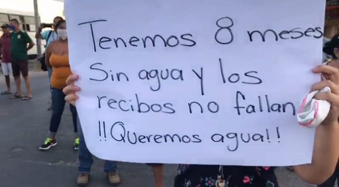 Colonos hacen pública la falta de agua y cierran paso al puente Superior en Mazatlán ( Linea Directa)