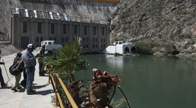 AMLO dice que ya se evaporó agua de presa de Chihuahua que pudo ayudar a pagar la deuda con EU (Sin Embargo)