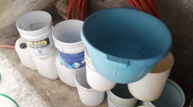 Pagan hasta $5 mil por el agua que no reciben en sus casas (El sol de Acapulco)