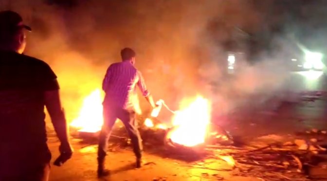 Quintana Roo: Continúan los bloqueos en Cancún por falta de agua potable y luz (Por Esto)