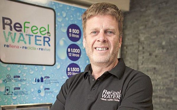 Máquinas dispensadoras de agua purificada a granel aterrizan en el mercado residencial (Diario Financiero)