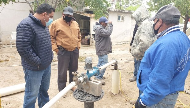 Perforan pozos en busca de agua (Zocalo)