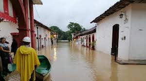 Tabasco: Se desbordan ríos e inundan el pueblo mágico de Tapijulapa , Tabasco. (El Financiero)