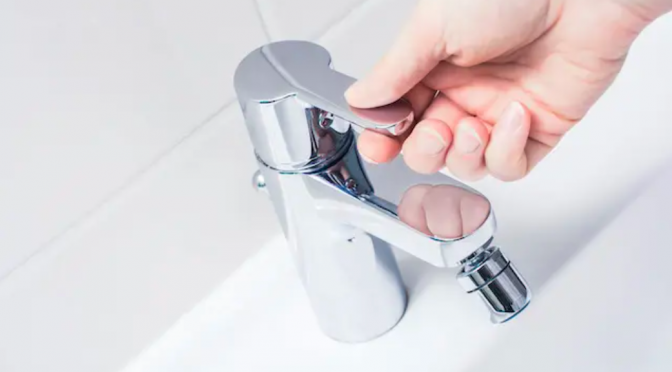 EUA: Cómo conseguir ayuda para pagar la factura del agua (La Noticia)