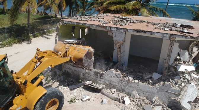 Medio Ambiente rescata área ocupada ilegalmente en playa Cabeza de Toro Punta Cana (El Día)