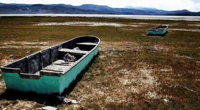 Sequía y extracción de agua sepultan finalmente actividad pesquera en el Lago de Cuitzeo (La Voz de Michoacán)
