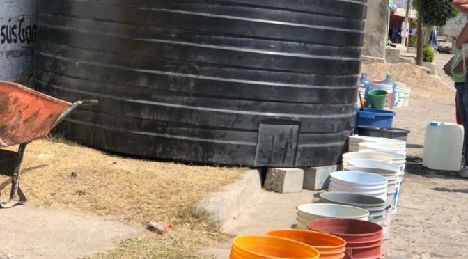 Sin tandeos, en Villas de Guadalupe llevan un mes sin agua (MILENIO)