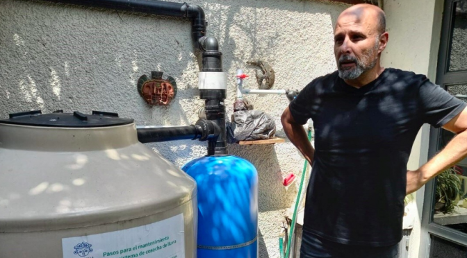 CDMX – En 3 meses, hombre redujo 40% consumo de agua con cosecha de lluvia en CdMx (Milenio)