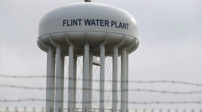 Mundo-Una indemnización de 626 millones de dólares para los residentes de Flint que bebieron agua contaminada (El País)