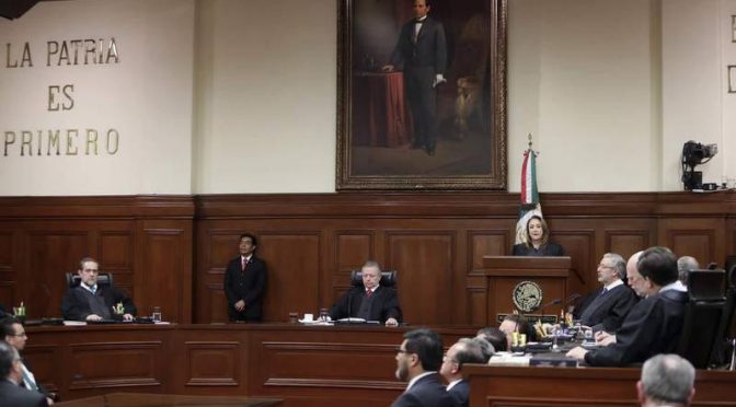 México-Corte suspende ‘decretazo’ de AMLO, pero solo para efectos de transparencia (El Financiero)