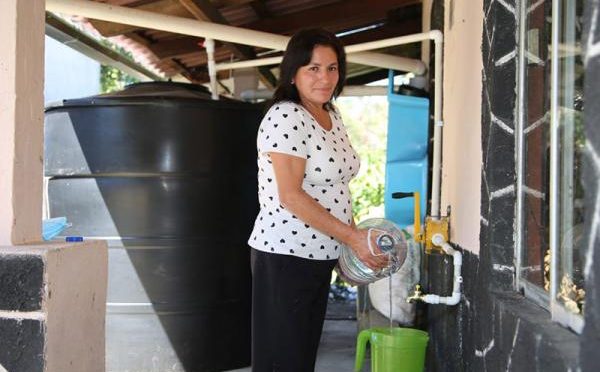 Puebla-Instala Bienestar 110 sistemas de captación de agua pluvial en Cuetzalan y Yaonáhuac (Gobierno de Puebla)