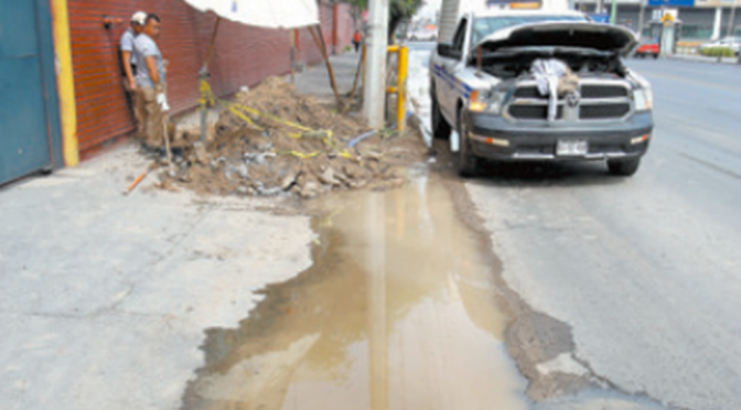 Nuevo León – Los regios se quejan por fugas de agua (Milenio)