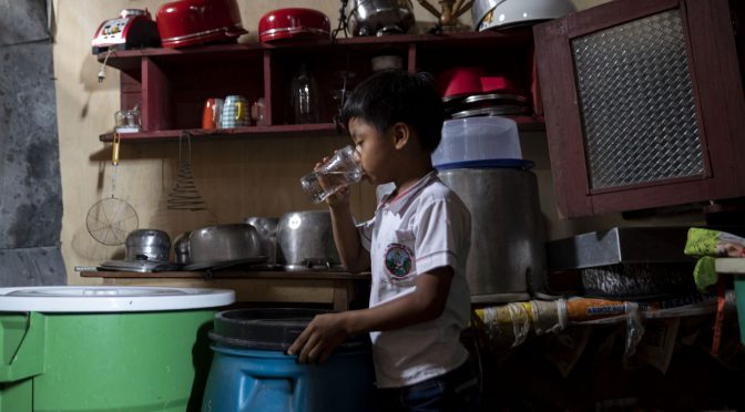 Perú – La irónica carencia de agua potable de los moradores de la Amazonía (El País)