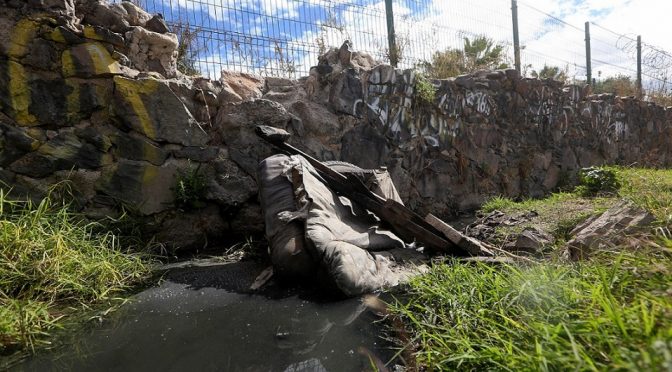 Jalisco-Colonos de Zapopan reportan canal de agua sucia en Parques de Tesistán (Milenio)