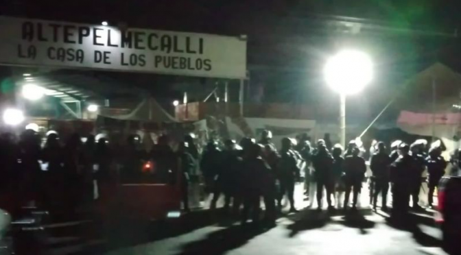 Puebla – Desalojan a defensores ambientales que tenían cerrada la planta Bonafont en Puebla (Proceso)