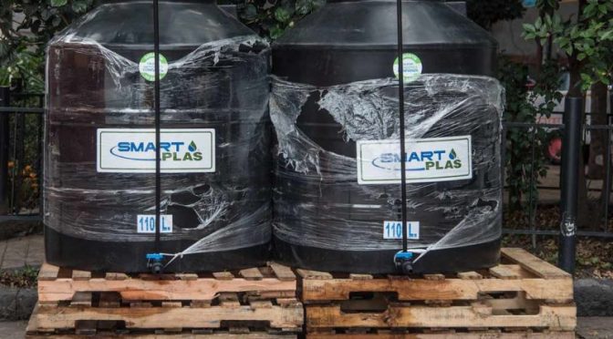 Nuevo León-Escasean tinacos en ferreterías por cortes de agua en NL (Excelsior)