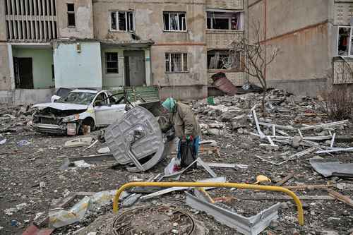Ucrania – Atrapados sin agua y comida, 160 mil civiles en Mariupol: alcalde (La Jornada)