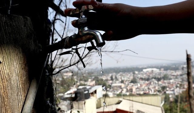 Estado de México – Más de cien mil habitantes de Neza se quedan sin servicio de agua (La Jornada)
