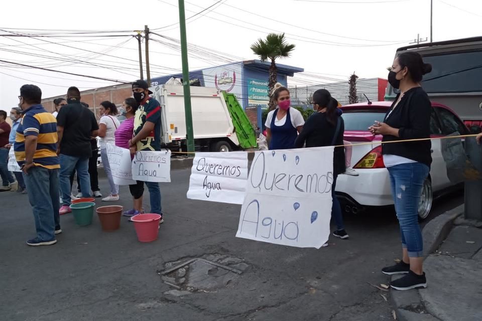 CDMX – Bloquean Tláhuac-Tulyehualco por falta de agua (Reforma)