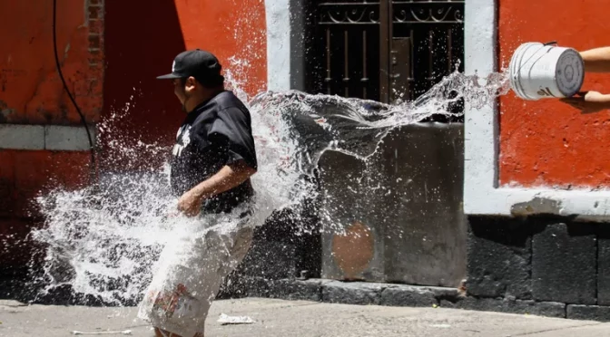 Coahuila – Súper multas de hasta 900 mil pesos para quienes desperdicien agua en Coahuila (infobae)