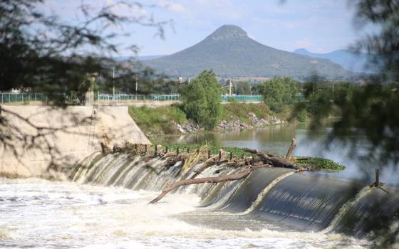 México-Bajo nivel de agua y maleza afectan la presa del Tejocotal (El Sol de Tulancingo)