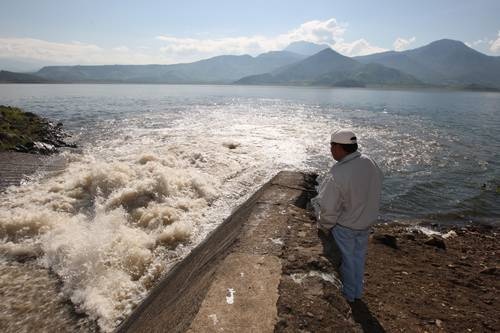 CDMX y Edomex – Buscan CDMX y Edomex traer agua de la presa El Bosque (La Jornada)