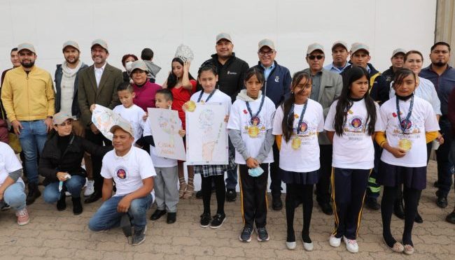 Zacatecas-Premian a estudiantes por convocatoria Un futuro con agua es un futuro con vida (TV Azteca)