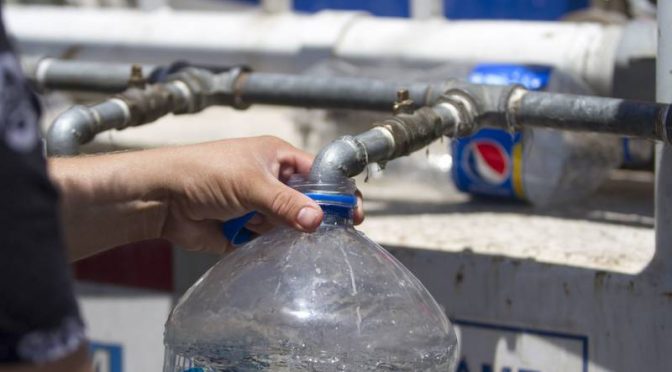Tampico – ‘Hoy por ti…’: Tampico dona 35 mil litros de agua a Nuevo León (El Financiero)