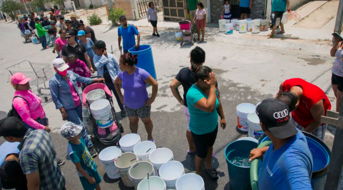 México – ‘It’s plunder’: Mexico desperate for water while drinks companies use billions of litres (inglés) (The Guardian)