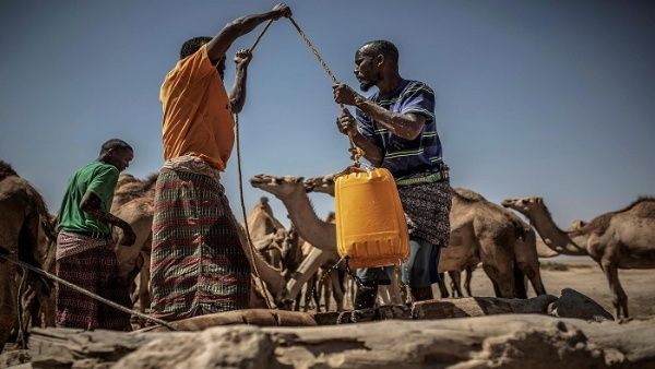 África – Estiman que 700 millones de africanos se desplazarán por agua (Telesur)