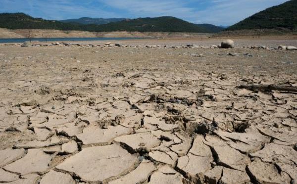 España – España no contempla el consumo de agua potable residual a pesar de la sequía (EFE)