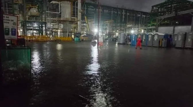 Tabasco -“La refinería está en el agua”, alcaldesa de Paraíso explicó por qué Dos Bocas se habría inundado (Infobae)