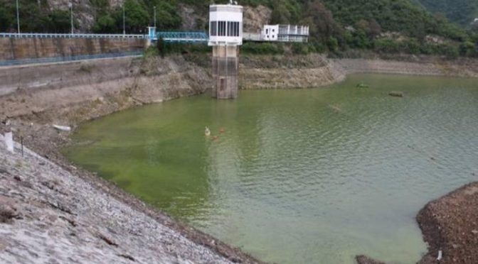 Valle de Bravo – Presa Valle de Bravo, contaminada y sin agua (Imagen Radio)