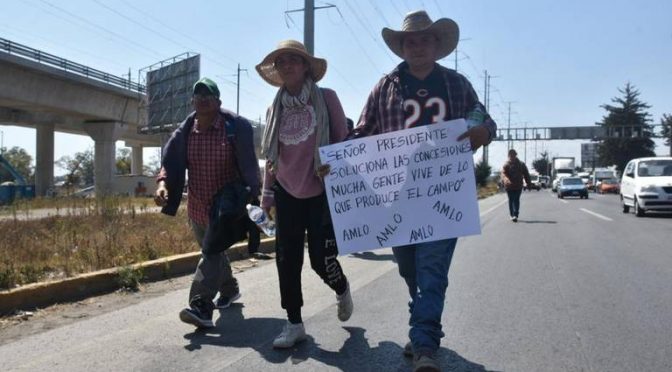 Edo.Mex.-Agricultores mexiquenses marchan a Palacio Nacional para pedir concesiones de agua (El Sol de Toluca)