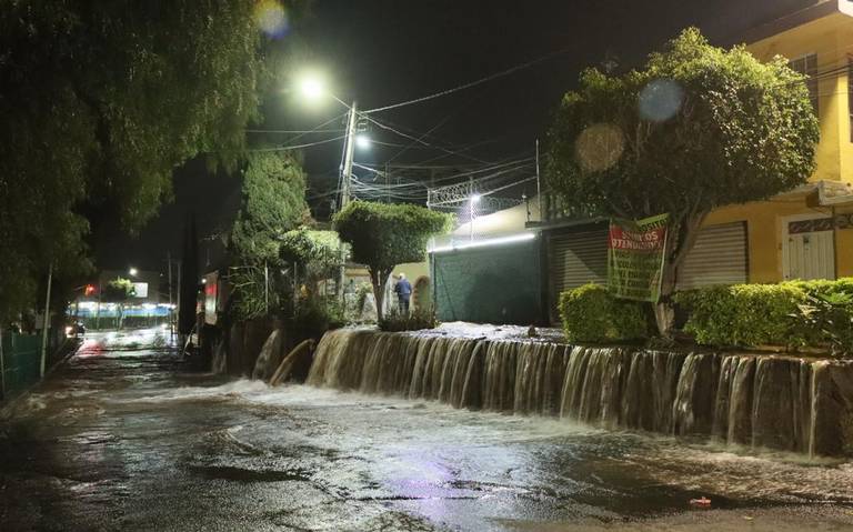 Edo. de México – Exigen a CAEM revisión integral de ductos de agua en Ecatepec para evitar más fugas (La Prensa)