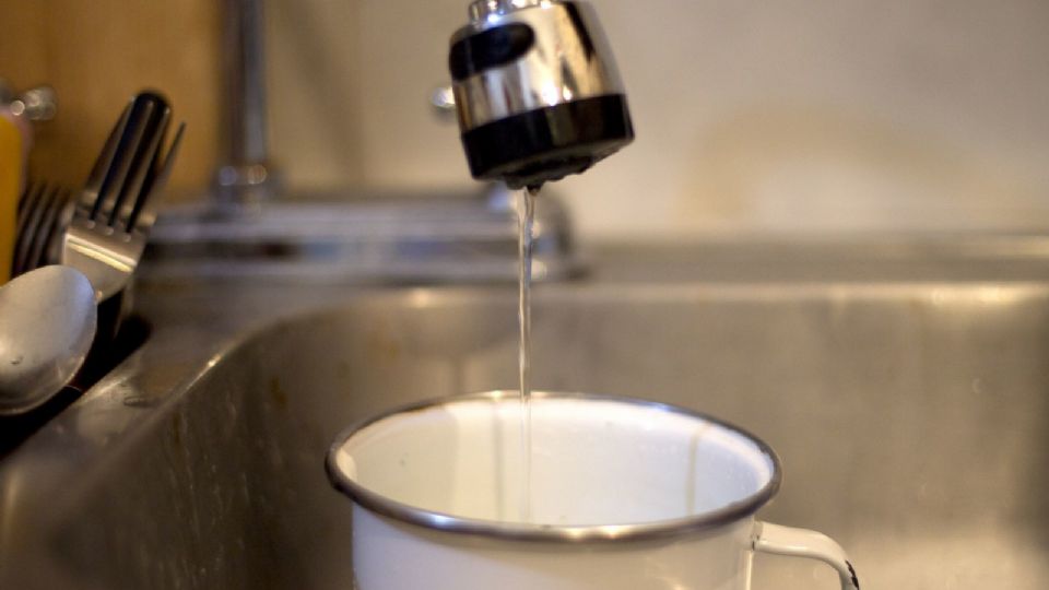 CDMX – Escasez de agua: el consumo humano no está acabando con el líquido, estas actividades sí (Heraldo de México)