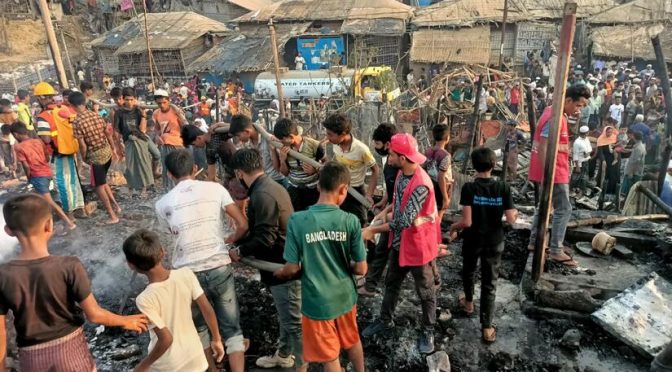 Mundo-Incendios en Bangladés: Miles de casas, escuelas, hospitales y redes de agua quemadas en Cox’s Bazar (IFRC)