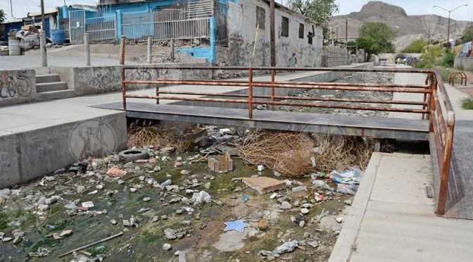 Ciudad Juarez – Denuncian agua estancada en el Arroyo del Indio (El Diario mx)