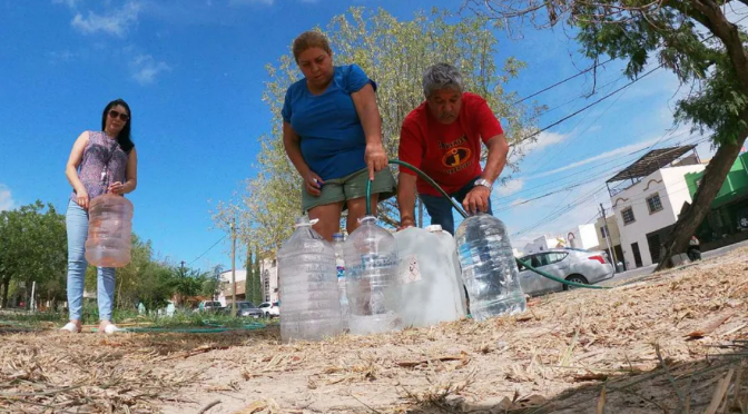 Monterrey – Pese al calor, piden a regios no incrementar consumo de agua potable (TeleDiario)