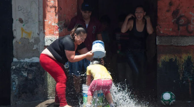 Durango – Personas que desperdicien agua potable en Durango podrían ser sancionadas (TeleDiario)
