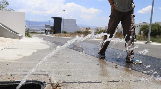 Querétaro-El 50% de agua se desperdicia en fugas (AM Querétaro)