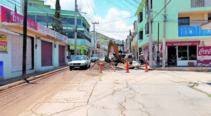 Hidalgo – En 15 meses han reparado 14 veces una misma fuga de agua en Pachuca (El Sol de Hidalgo)