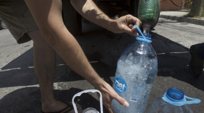 Nuevo León – Ponen a disposición 300 puntos de abastecimiento de agua en Apodaca (La Jornada)