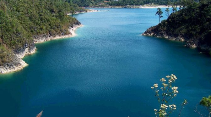 Chiapas-Expertos alertan por tono verdoso en agua de las Lagunas de Montebello en Chiapas (Forbes México)