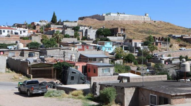 Chihuahua-Cumplen vecinos del Cerro de la Cruz tres semanas sin agua (El Heraldo de Chihuahua)