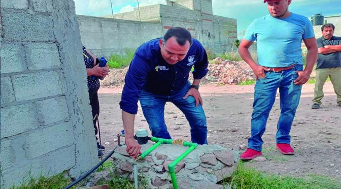 Querétaro-Amplían servicio de agua potable en comunidad de Casa Blanca en SJR (AM de Querétaro)