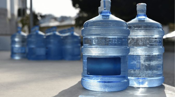 Nuevo León-Ahora escasean garrafones de agua en Nuevo León (El Horizonte)