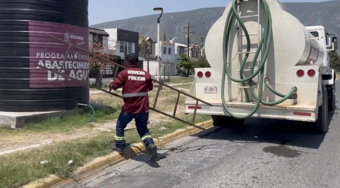 Monterrey-Regresan pipas y tinacos comunitarios por cortes de agua en zona metropolitana (ABC Noticias)