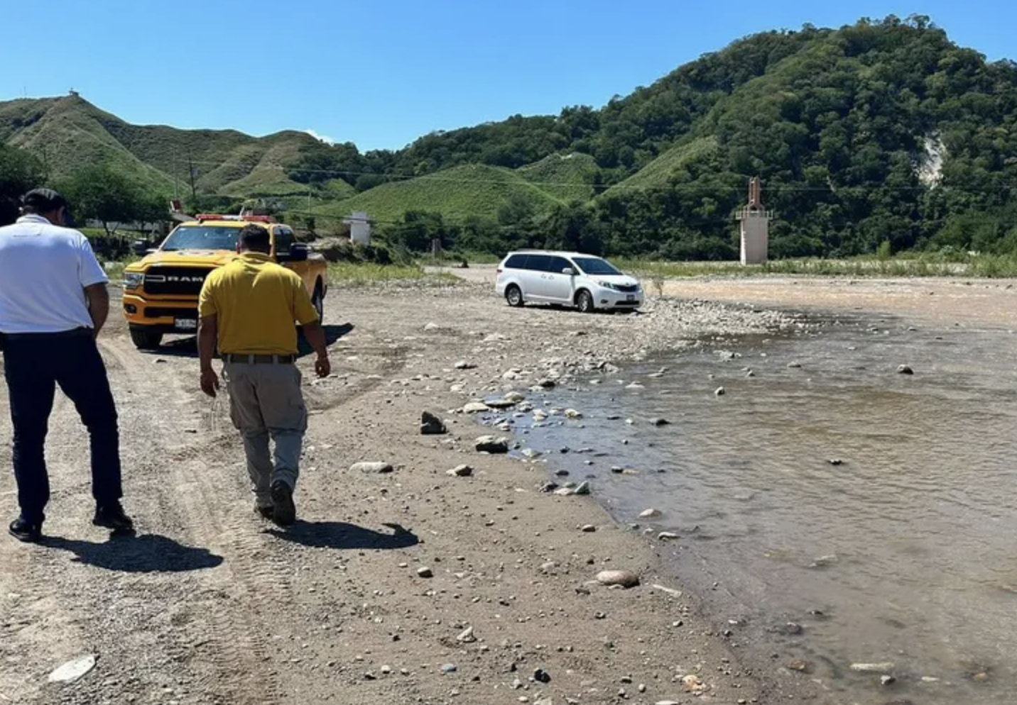 Durango – Alertan a poblado de Durango por agua contaminada tras desborde de presa (Milenio)