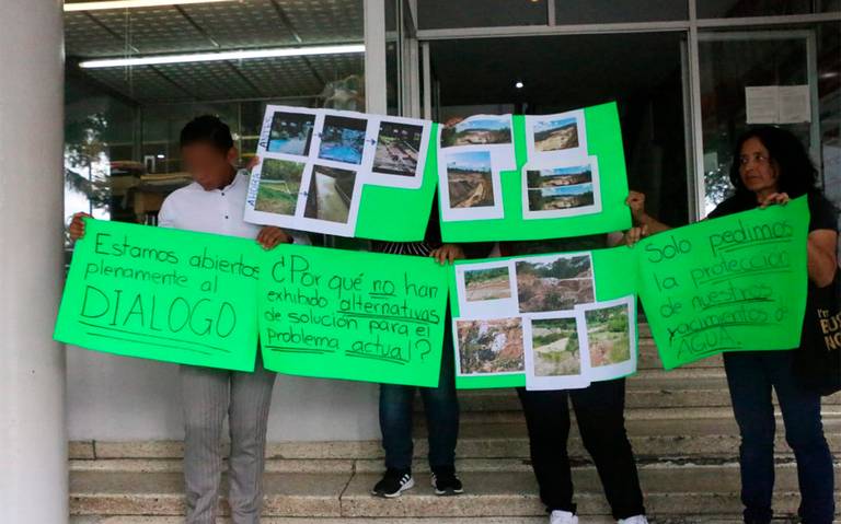 Veracruz-Tras bloqueo, habitantes de La Laguna siguen en espera por casos de yacimientos de agua (Diario de Xalapa)